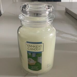 Yankee Candle Cream Jar Candle — Clean Cotton